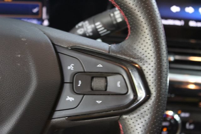 Used 2024 Chevrolet Trax RS w/ Sunroof Package FWD image 17