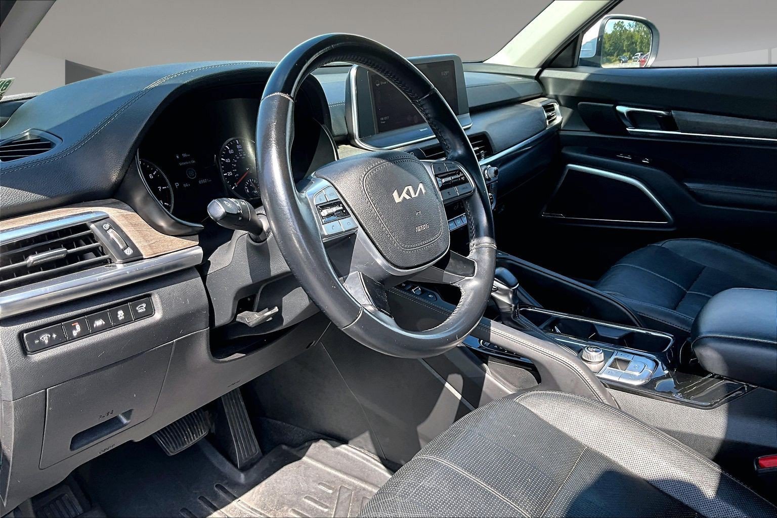Used 2022 Kia Telluride EX w/ Towing Package FWD image 19