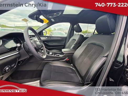 Used 2025 Jeep Grand Cherokee L Altitude image 24