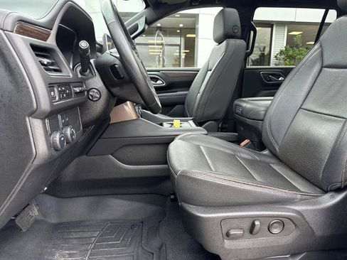 Used 2024 Chevrolet Tahoe High Country RWD image 4