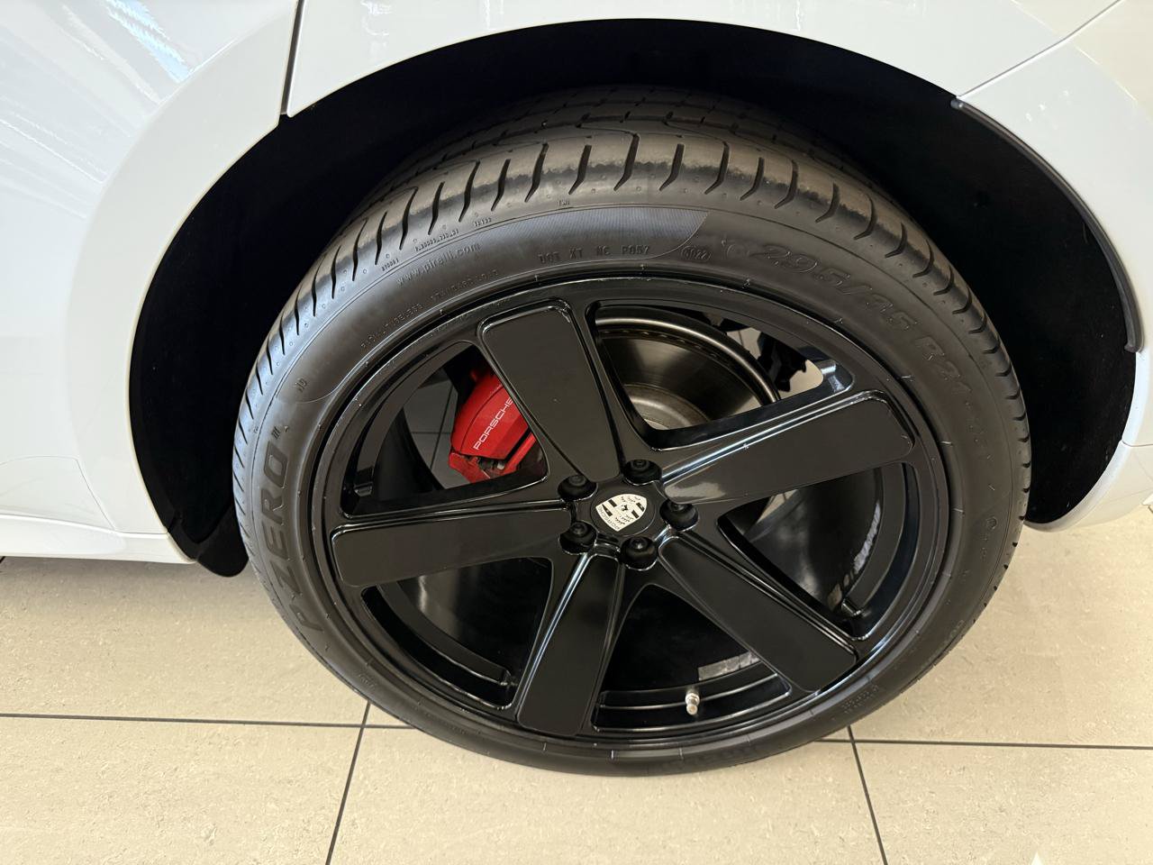 Used 2017 Porsche Macan GTS AWD/4WD image 34