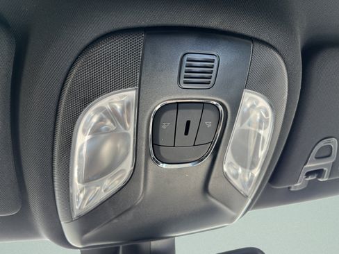 Used 2025 Jeep Compass Trailhawk AWD/4WD image 30