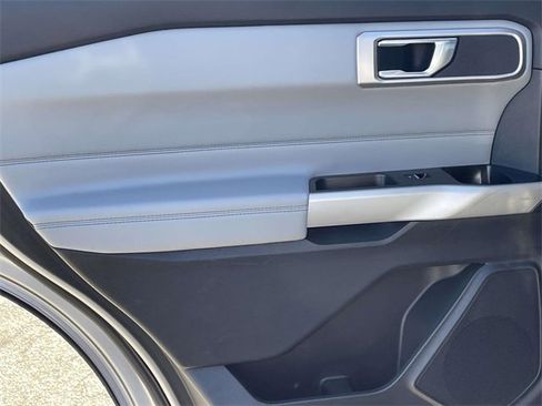 Certified 2022 Ford Explorer XLT w/ Equipment Group 202A image 10