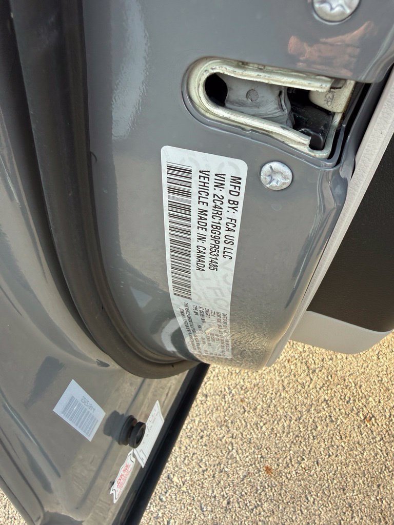 Used 2023 Chrysler Pacifica Touring-L FWD image 20