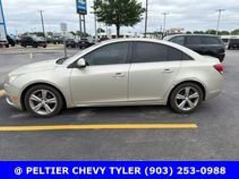 Used 2013 Chevrolet Cruze LT FWD image 1