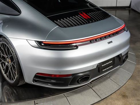 Certified 2021 Porsche 911 Carrera RWD image 31