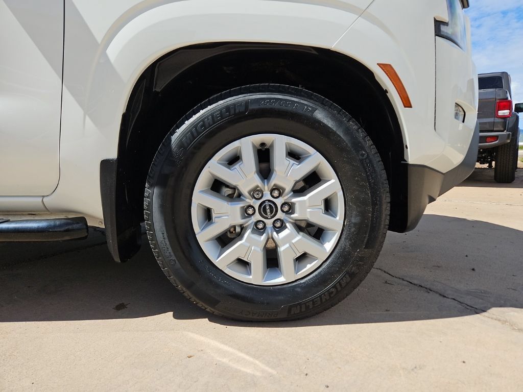 Used 2024 Nissan Frontier SV w/ SV Convenience Package RWD image 9