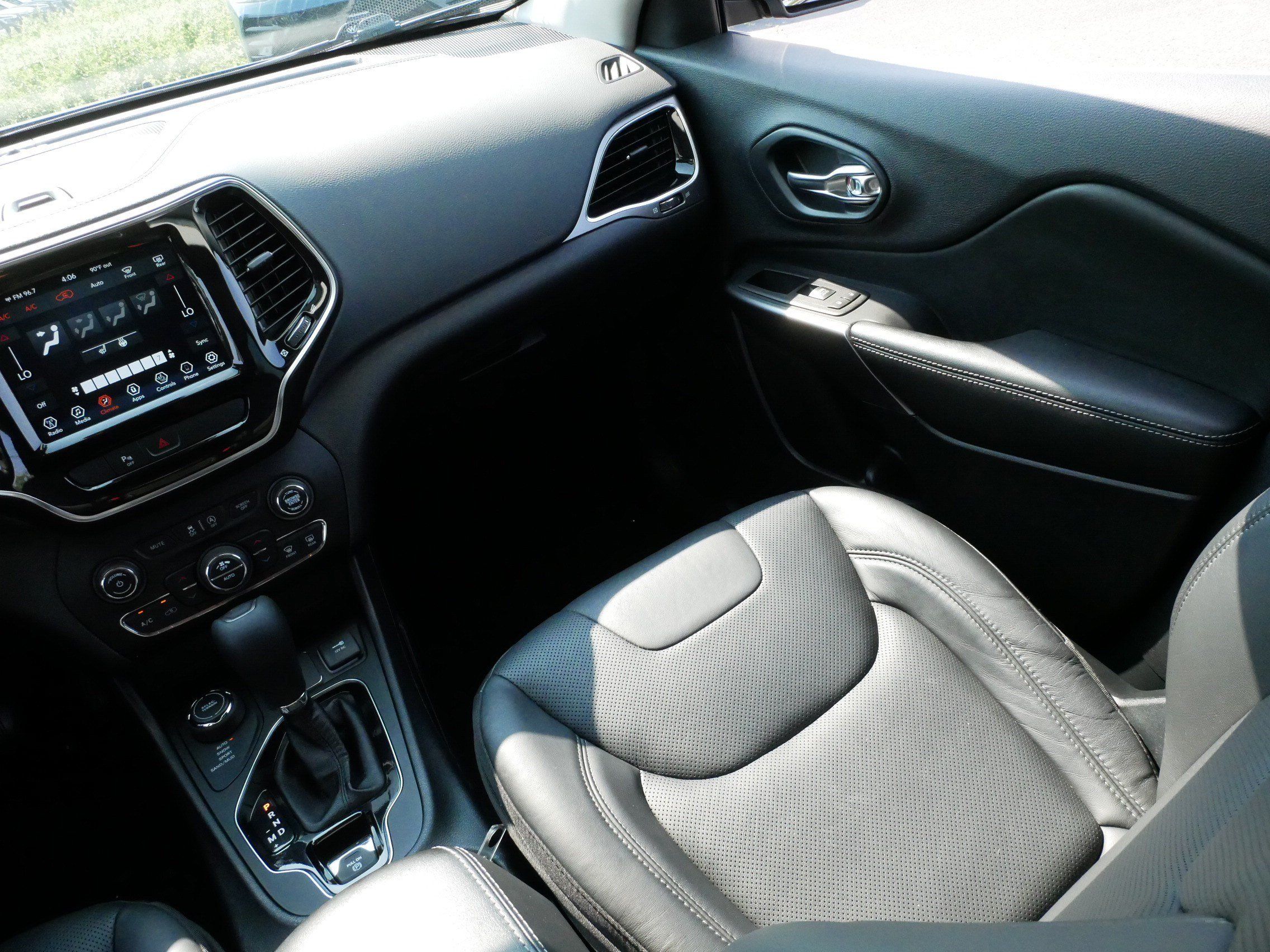 Used 2020 Jeep Cherokee Limited AWD/4WD image 11