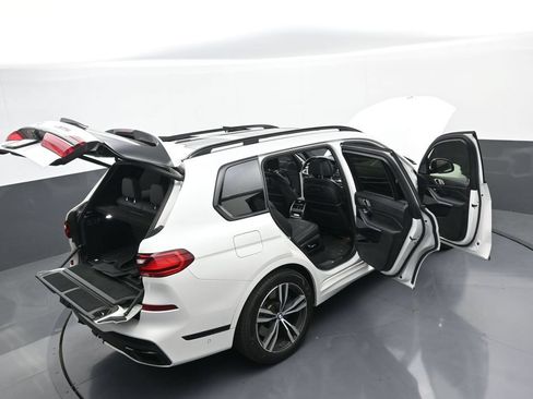 Used 2022 BMW X7 M50i w/ Dynamic Handling Package AWD/4WD image 45