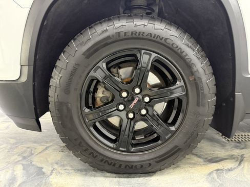 Used 2021 GMC Acadia AT4 image 30