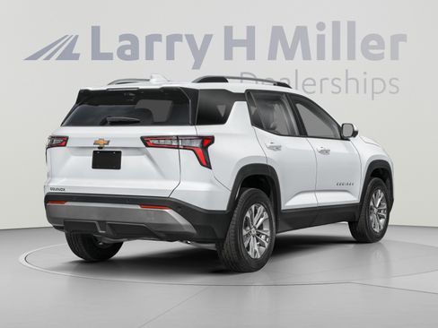 New 2027 Chevrolet Equinox LT w/ Convenience Package II AWD/4WD image 2