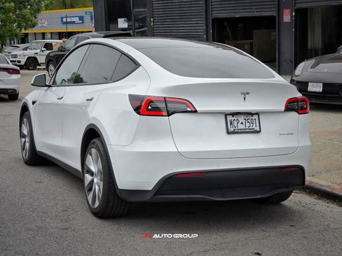 Used 2021 Tesla Model Y Long Range AWD/4WD image 7