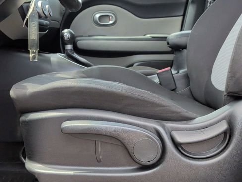 Used 2017 Kia Soul FWD image 10