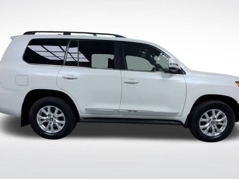 Used 2016 Toyota Land Cruiser AWD/4WD image 9