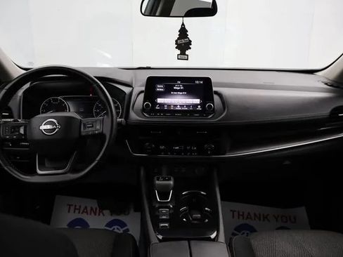 Used 2025 Nissan Rogue SV FWD image 19