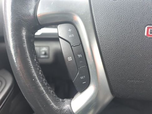 Used 2013 GMC Acadia SLE image 17
