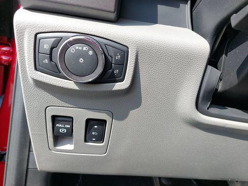 Used 2019 Ford F150 XLT w/ Equipment Group 302A Luxury AWD/4WD image 27