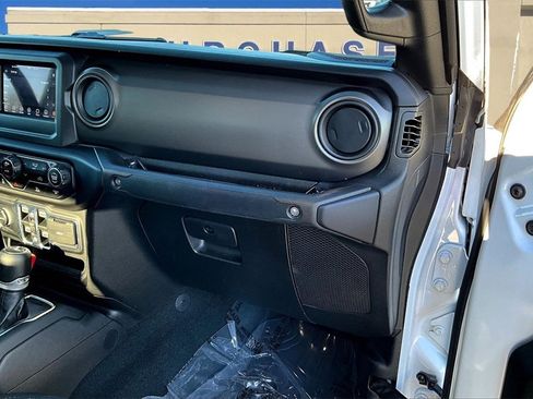 Used 2022 Jeep Gladiator Sport image 27