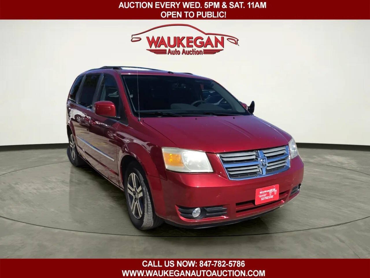 Used 2010 Dodge Grand Caravan SXT FWD image 3