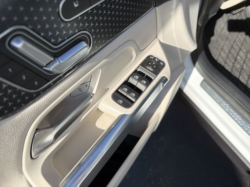 Certified 2025 Mercedes-Benz GLB 250 4MATIC image 15
