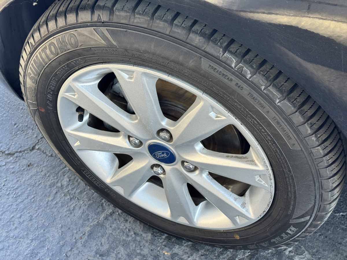 Used 2013 Ford Fiesta SE FWD image 22