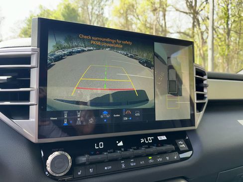 New 2026 Toyota Tundra Limited AWD/4WD image 32