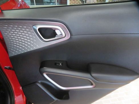 Used 2020 Kia Soul LX image 20