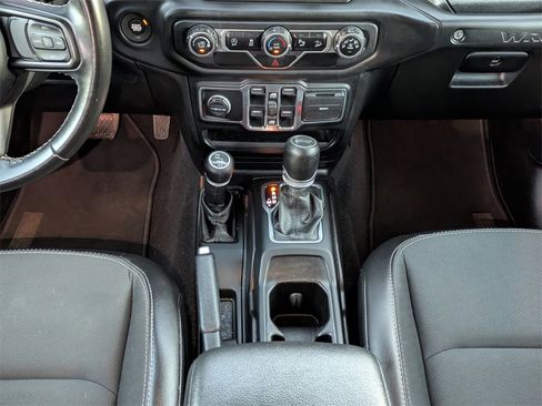 Used 2020 Jeep Wrangler Unlimited Freedom Edition image 19