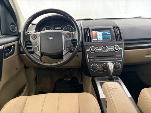Used 2015 Land Rover LR2 AWD/4WD image 13