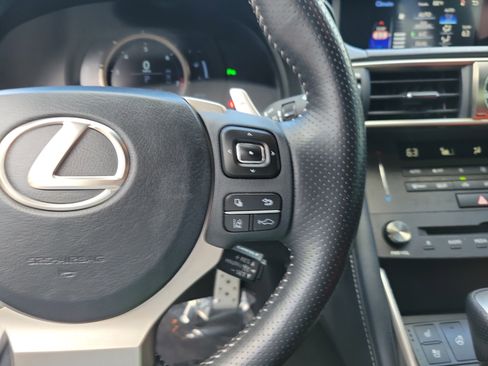 Used 2020 Lexus IS 350 F Sport w/ F Sport Package image 31
