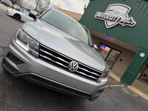 Used 2021 Volkswagen Tiguan SE image 9