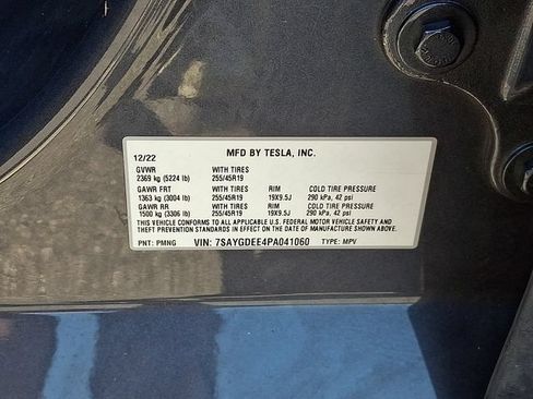 Used 2023 Tesla Model Y Long Range AWD/4WD image 29