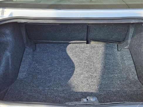 Used 2010 Dodge Challenger R/T image 6