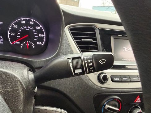 Used 2020 Hyundai Accent SE FWD image 15