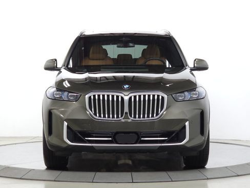 Used 2026 BMW X5 xDrive40i w/ Premium Package AWD/4WD image 2