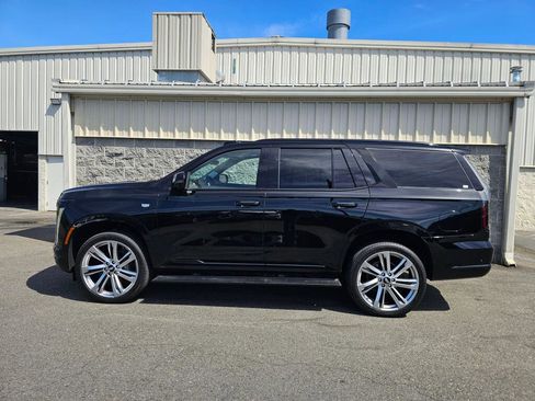 Used 2025 Cadillac Escalade Sport Platinum AWD/4WD image 3