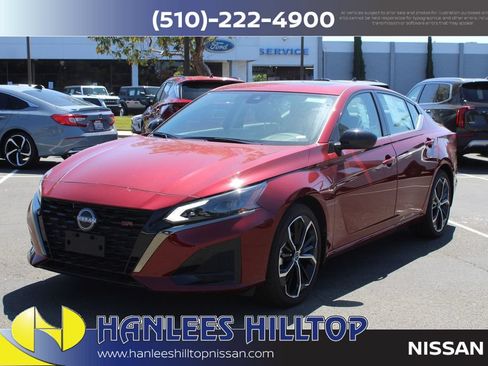 New 2025 Nissan Altima 2.5 SR w/ SR Premium Package FWD image 3
