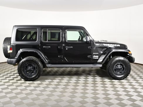Used 2021 Jeep Wrangler Unlimited Sahara w/ Uconnect 4C Nav & Sound Group AWD/4WD image 5