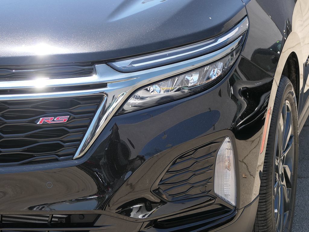 Used 2023 Chevrolet Equinox RS w/ RS Leather Package FWD image 8
