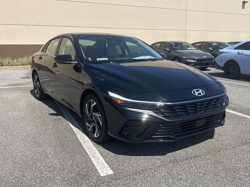 New 2026 Hyundai Elantra Limited FWD image 2