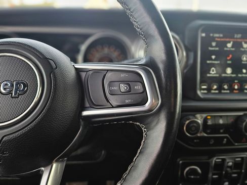 Used 2021 Jeep Wrangler Unlimited Sahara image 24