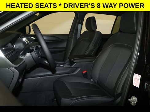 New 2026 Jeep Grand Cherokee L Laredo image 4