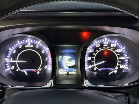 Used 2013 Toyota Avalon Limited image 11