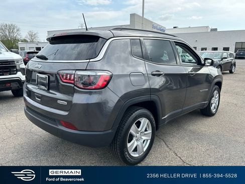 Used 2022 Jeep Compass Latitude AWD/4WD image 8