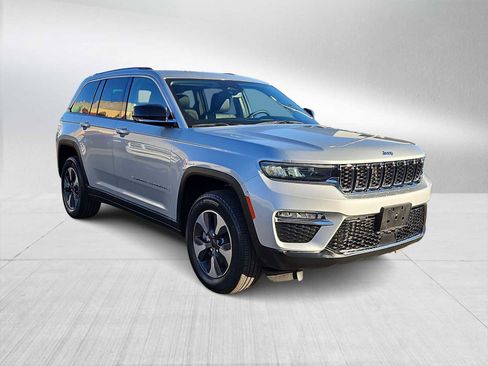 Used 2022 Jeep Grand Cherokee Limited 4xe image 2