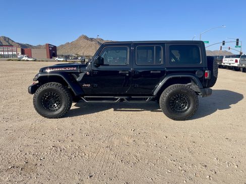 Used 2023 Jeep Wrangler Unlimited Rubicon AWD/4WD image 2