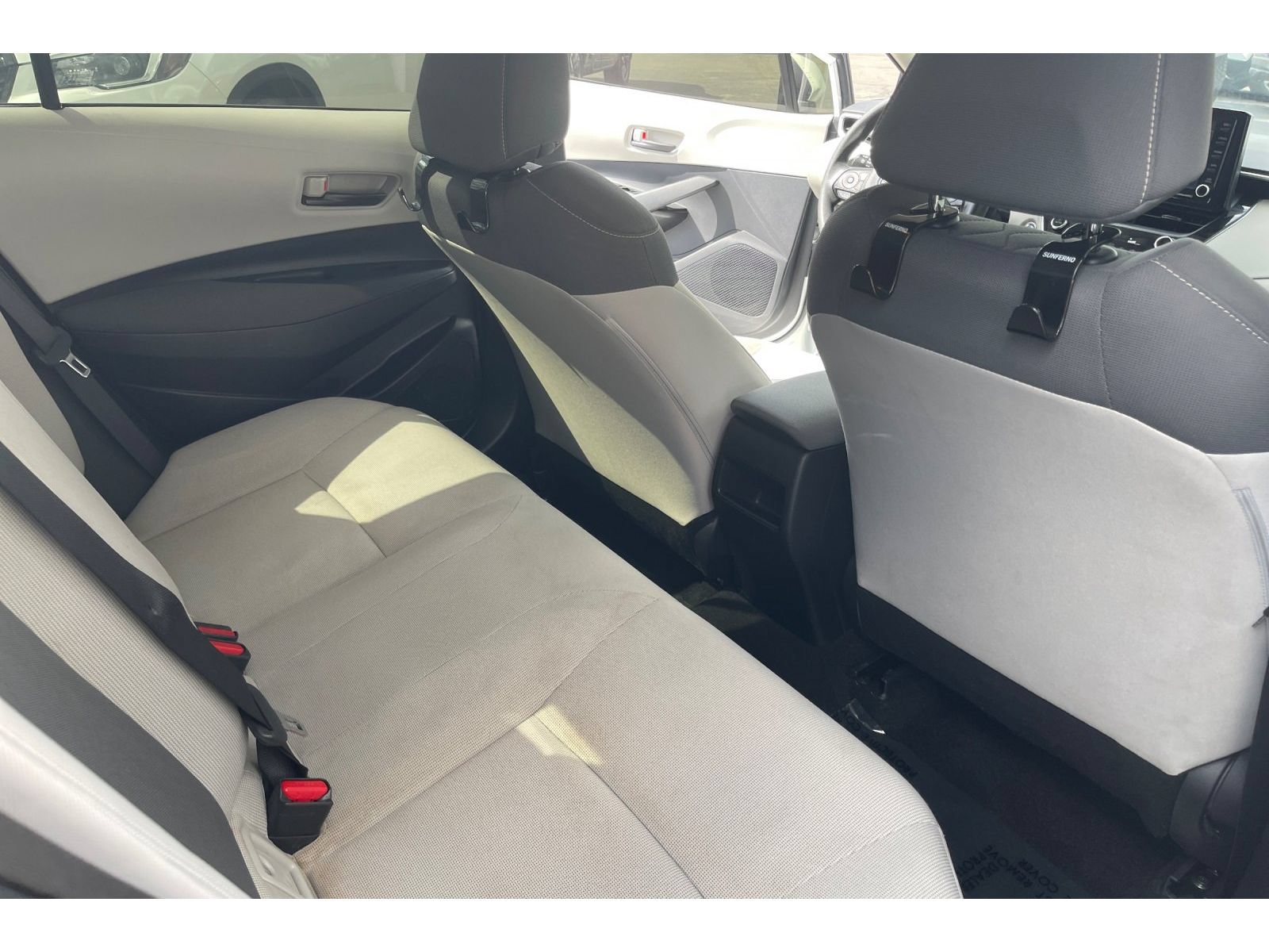 Used 2022 Toyota Corolla LE w/ Carpet Mat Package (TMS) FWD image 17