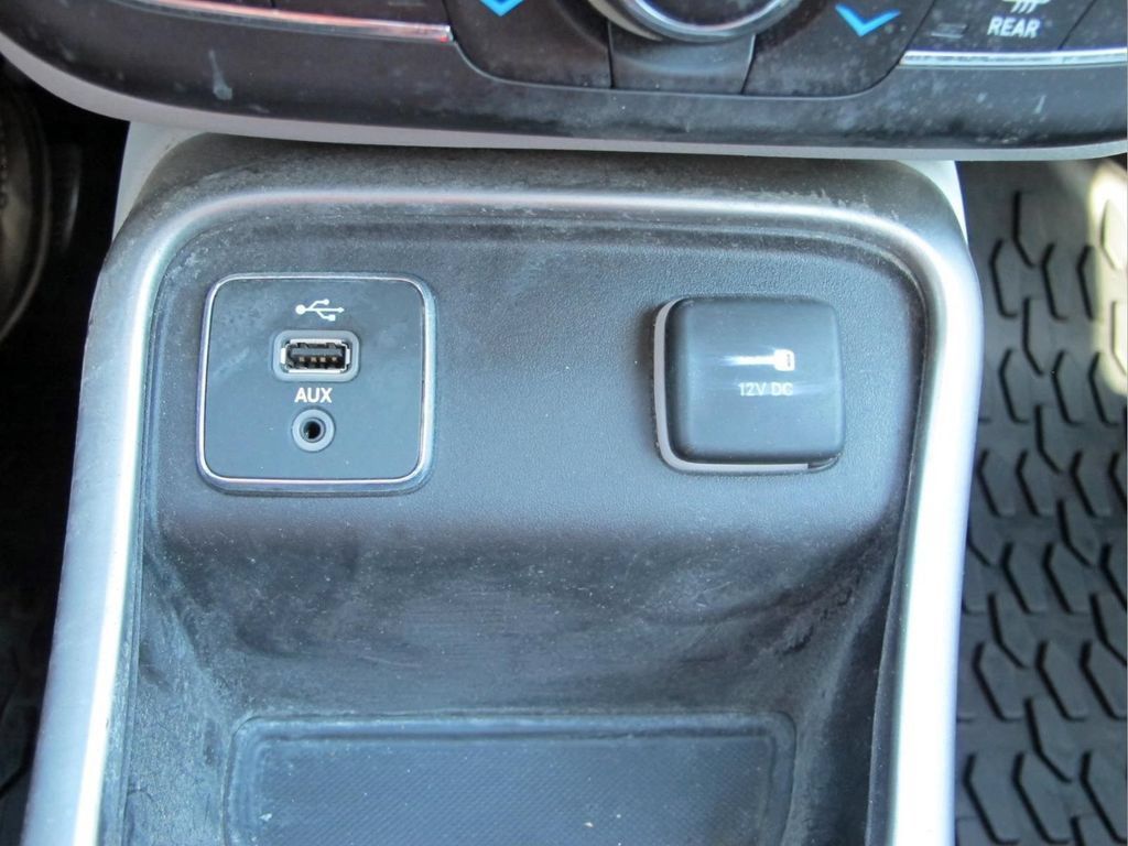 Used 2018 Jeep Compass Latitude w/ Popular Equipment Group FWD image 15