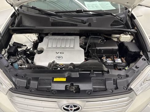 Used 2012 Toyota Highlander Limited w/ Tow Pkg AWD/4WD image 10