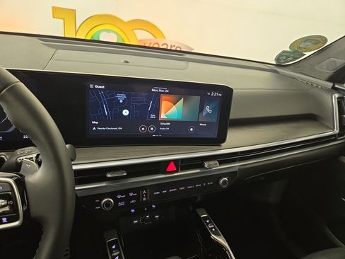 Used 2024 Kia Sorento SX Prestige image 24